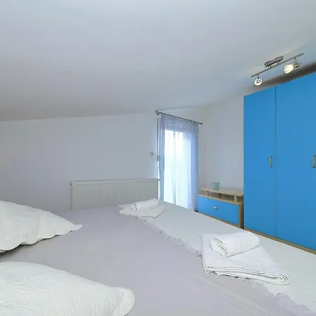 Casa Duje بيت للعطل *