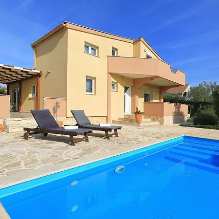 Holiday home Casa Duje *