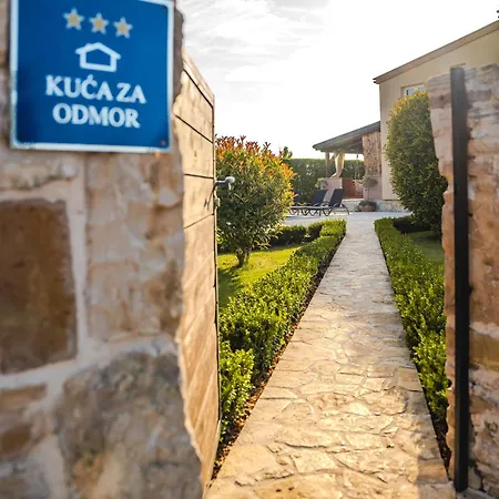 Casa Duje Holiday home *