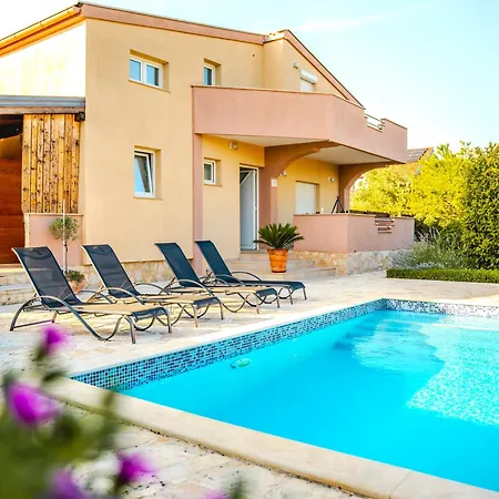 Holiday home Casa Duje *