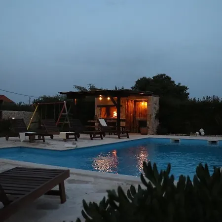 Casa Duje Holiday home *