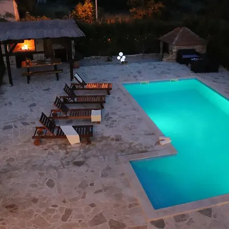 Casa Duje Holiday home *