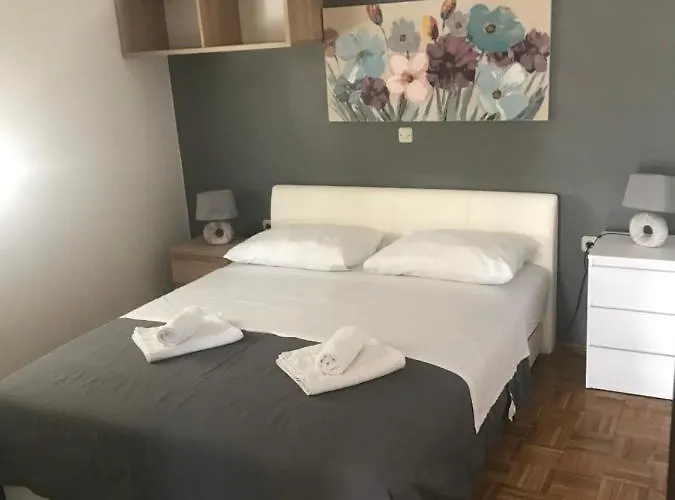 Casa Duje Hébergement de vacances *